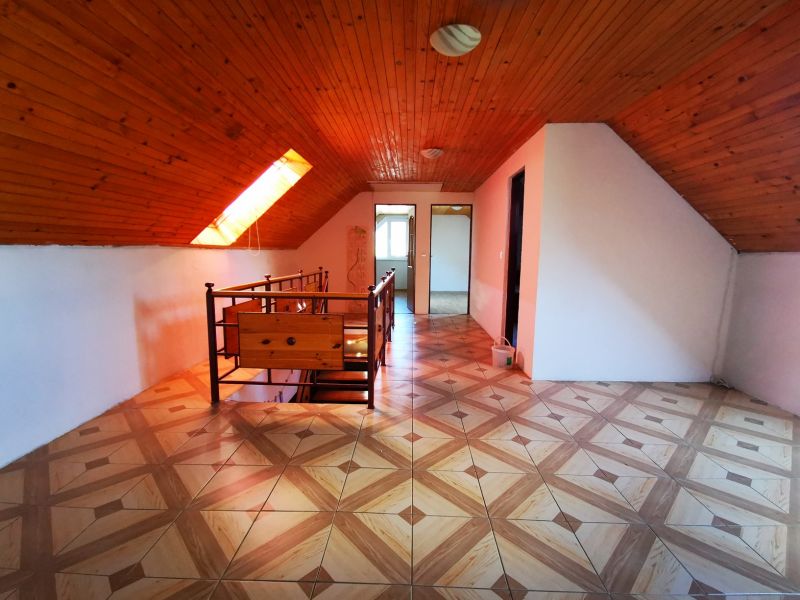 Zrekonštruovaný 4-izbový rodinný dom Diviaky nad Nitricou