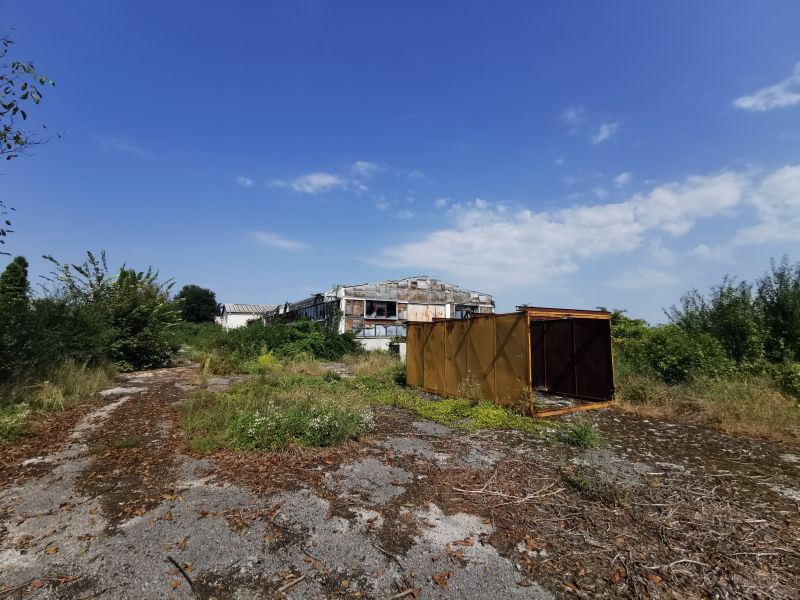 Predaj areálu s veľkou parcelou v obci Širkovce